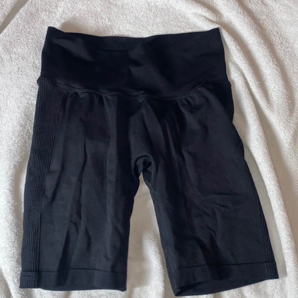 High waisted booty scrunch black shorts